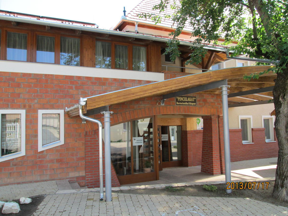 Pincelakat Borhaz Es Szalloda Csaszartoltes エクステリア 写真